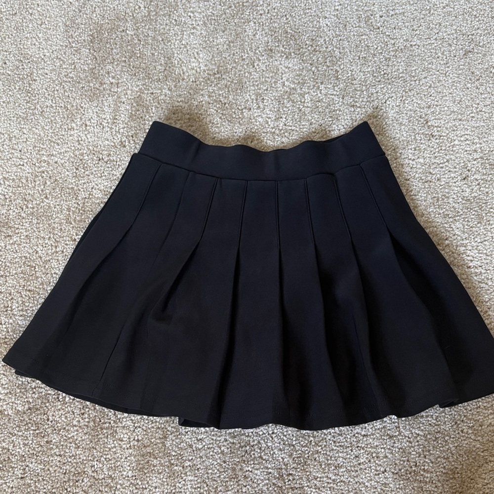Athletic Black Pleated Skirt
